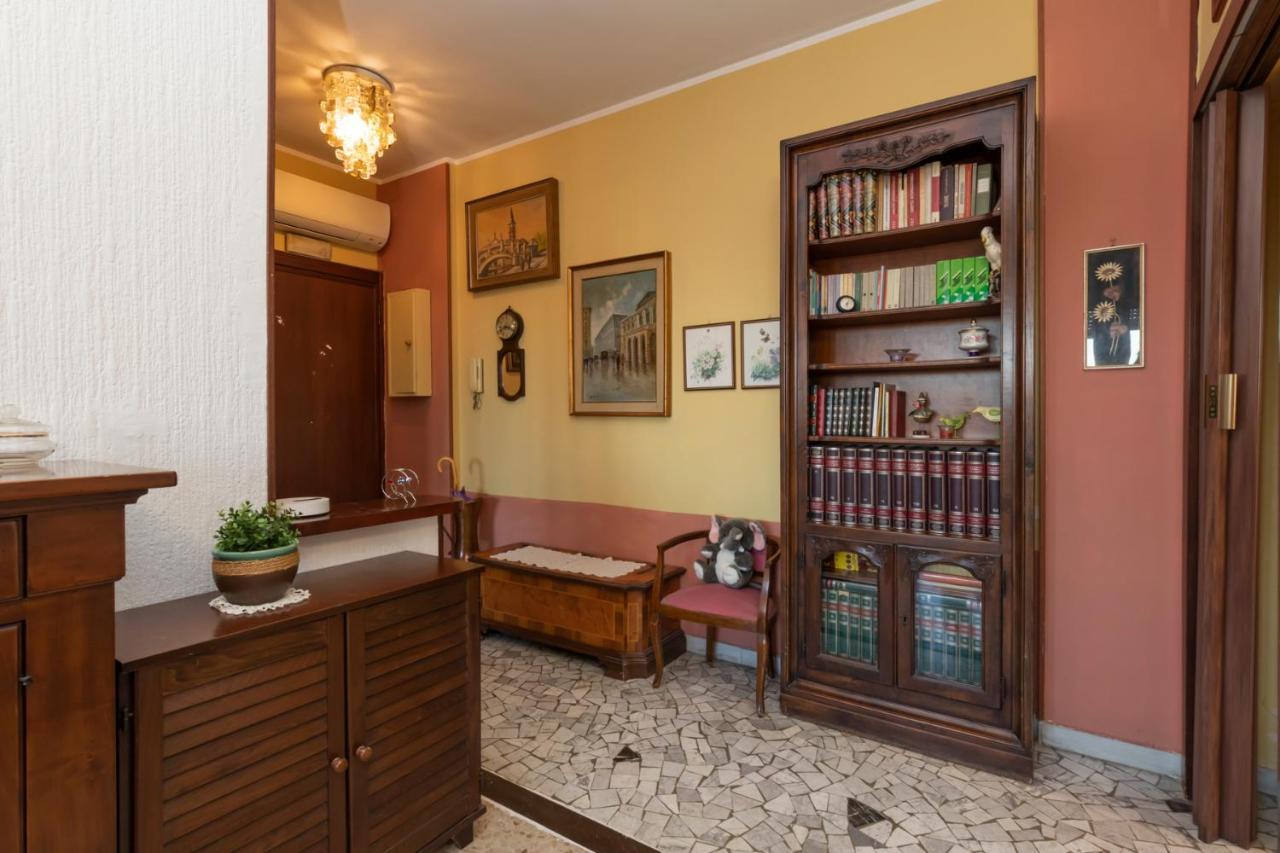 I Host Apartment - Ande 12 Мілан Екстер'єр фото
